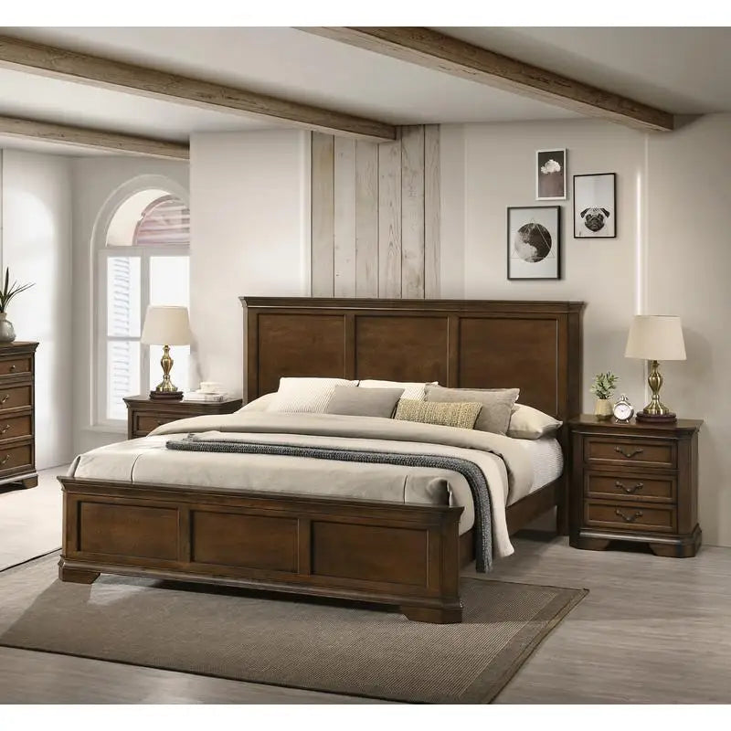 Traditional Queen 3-Piece Wood Bedroom Set