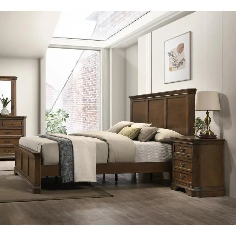 Traditional Queen 3-Piece Wood Bedroom Set